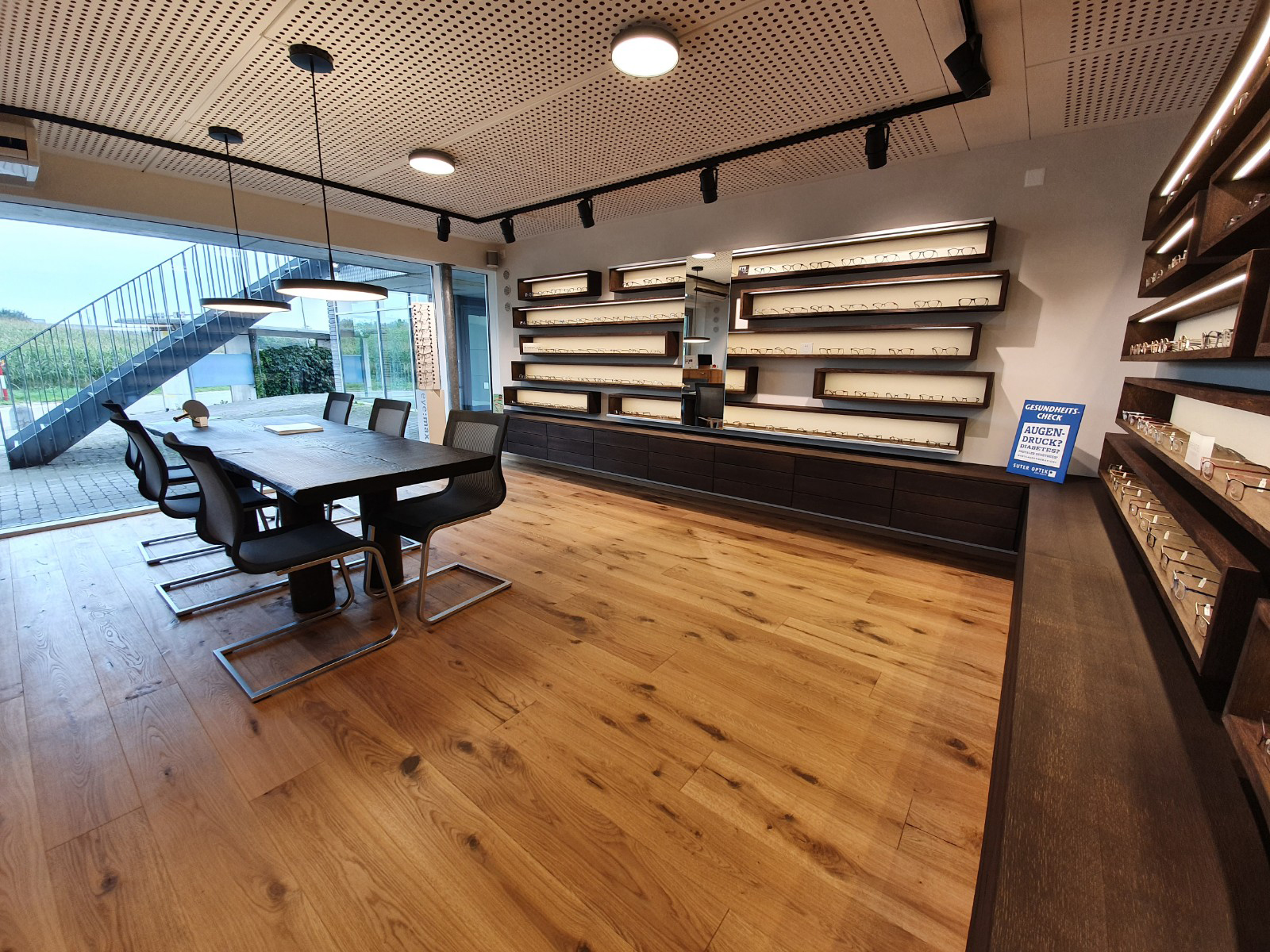 Innenansicht von Suter Optik Kleinandelfingen AG, Bild 1 von 2