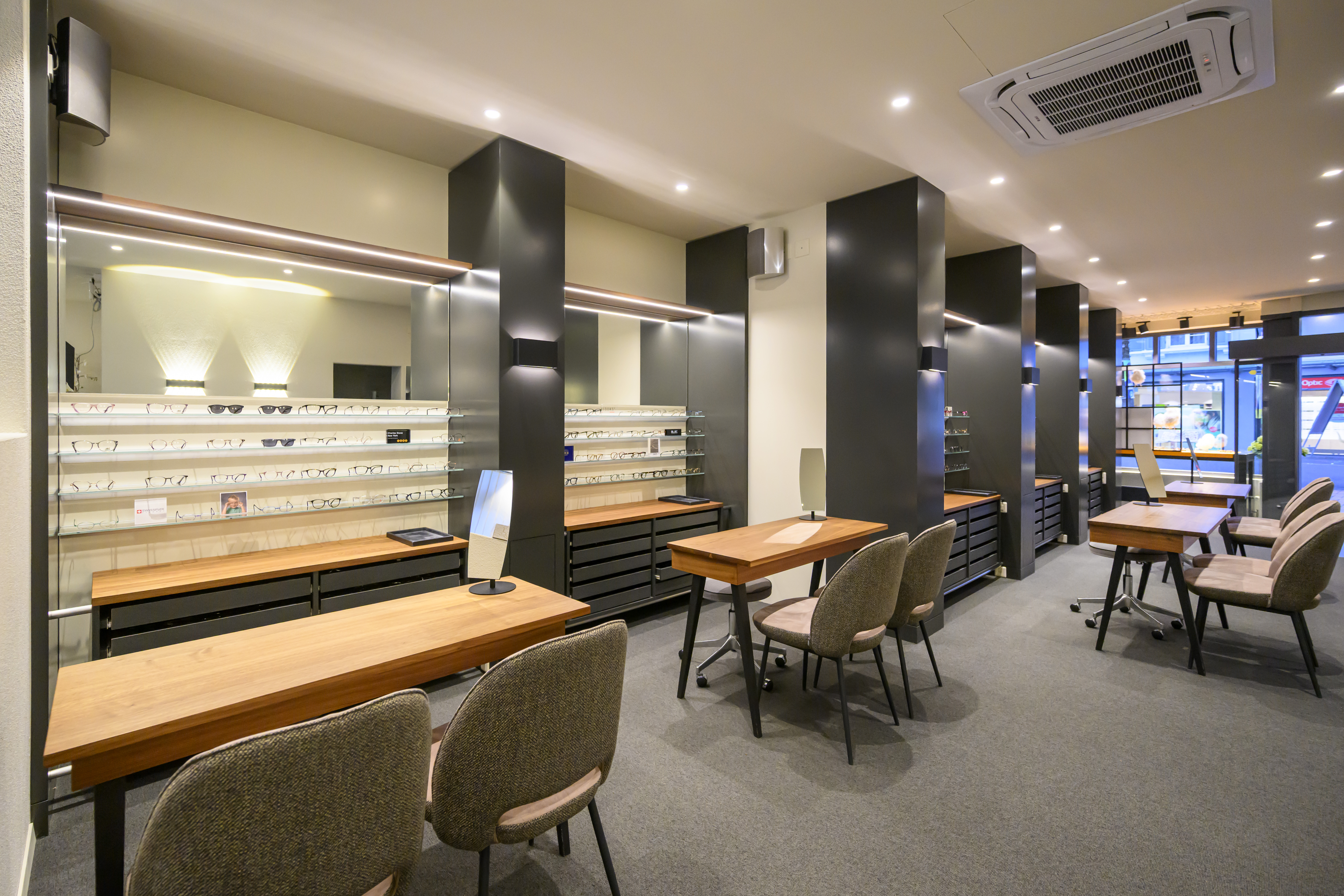 Innenansicht von Moser Optik AG | Brillen & Kontaktlinsen, Bild 2 von 4